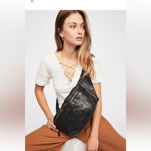 USED💥 Brato Belt Bag bought at Free People. In the color Nero/Black